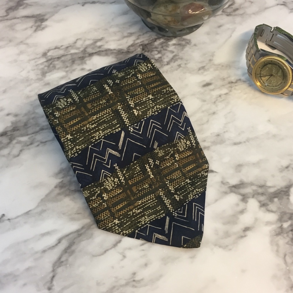 Chaps Ralph Lauren All 💯 % Silk Tie